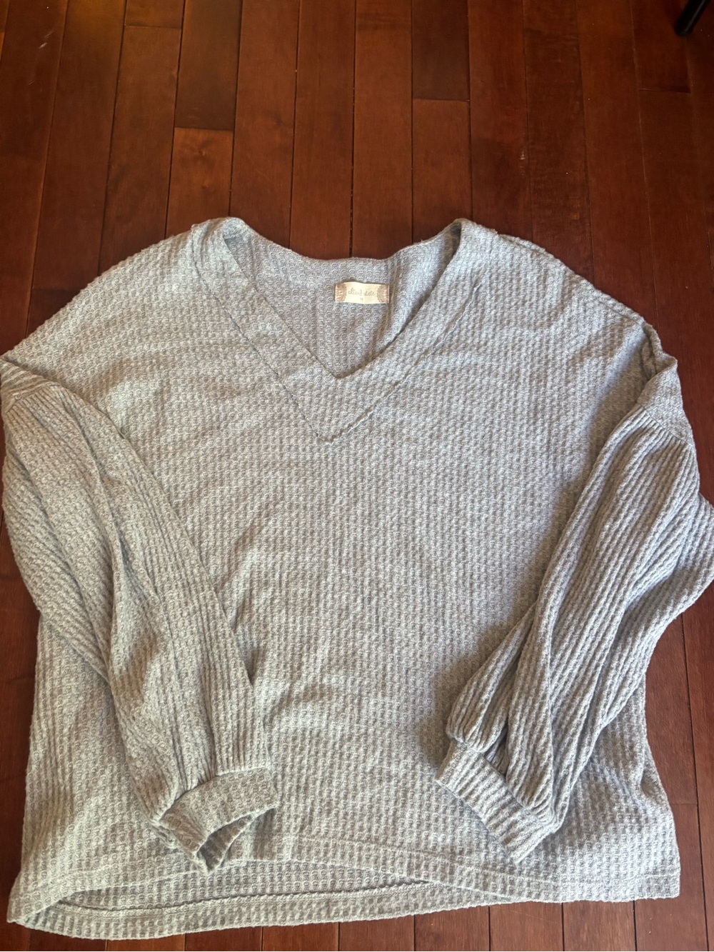 Altar'd State Light Gray V-Neck Balloon Sleeve Sweater Size Medium